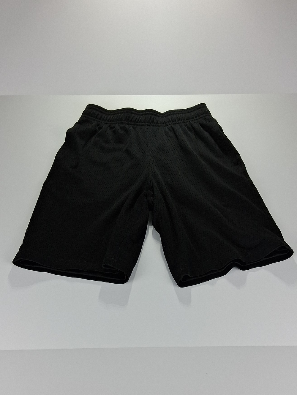 Boys Champion Black Athletic Mesh Shorts Size Medium (8/10) With Pockets